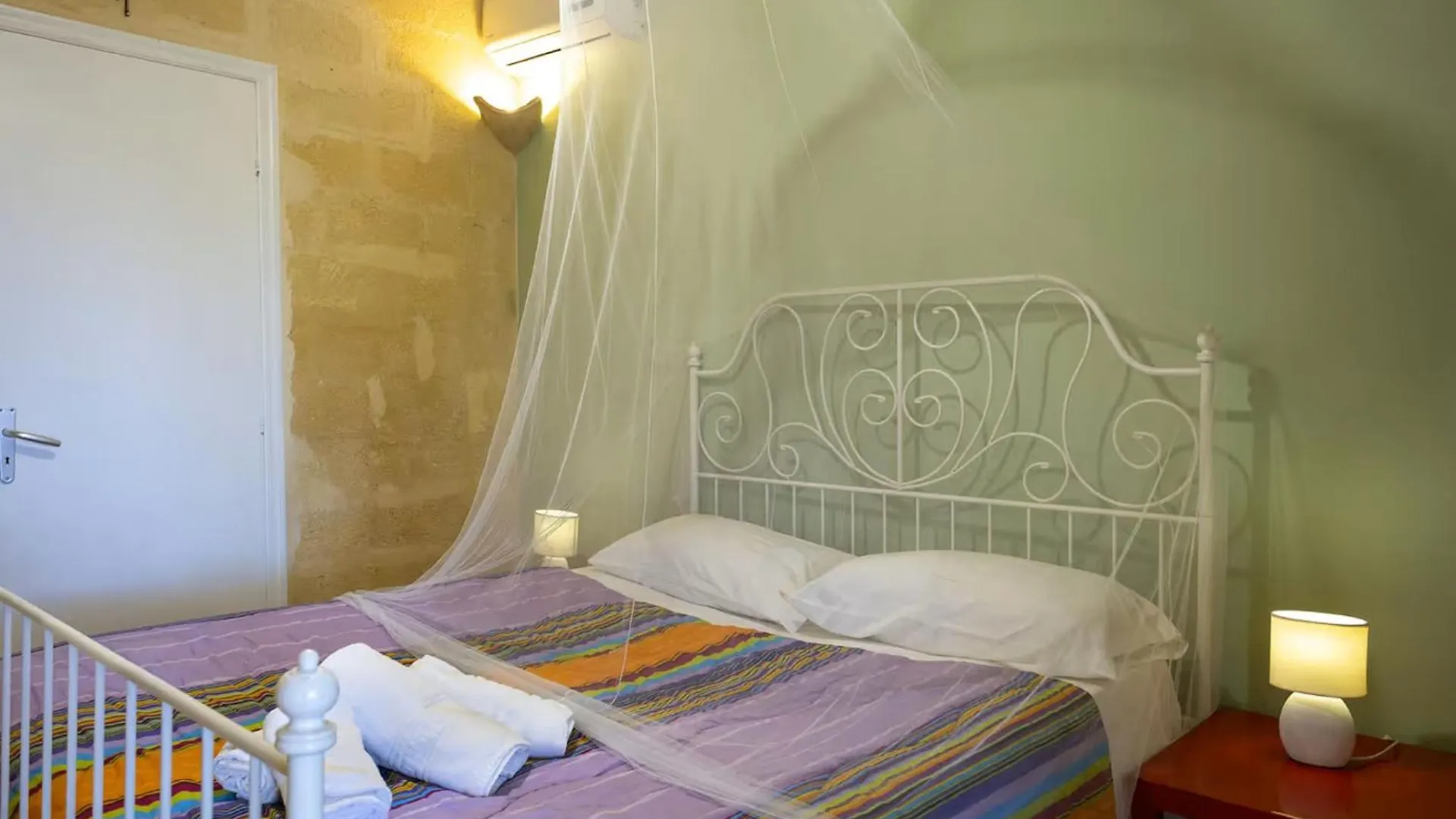Villa Retreat With Private Pool And Mesmerizing Sea View Parrinello