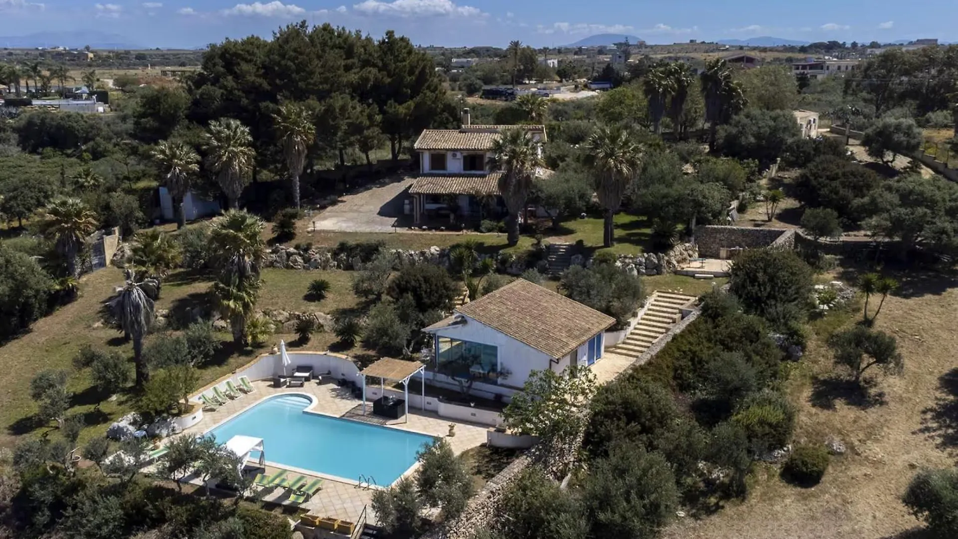 Villa Retreat With Private Pool And Mesmerizing Sea View Parrinello