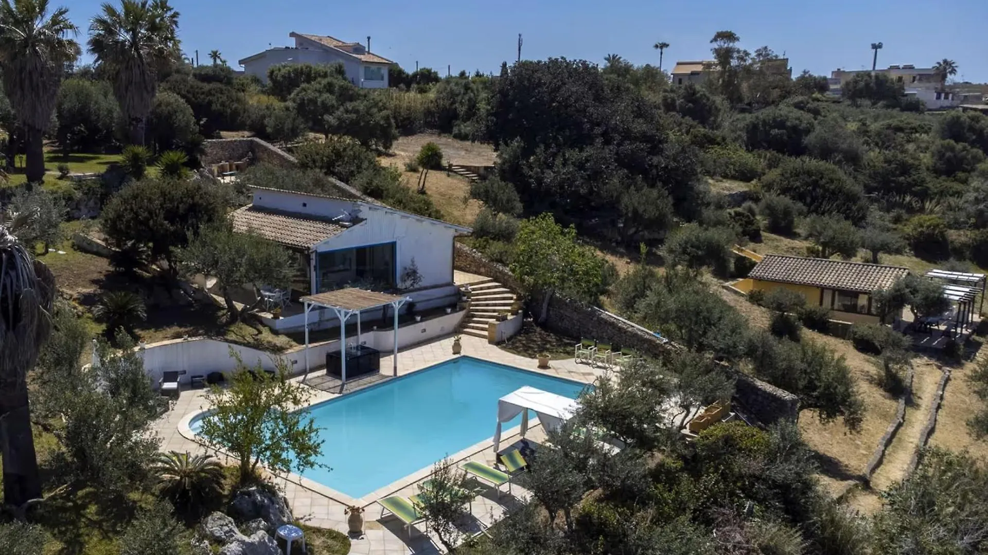 Villa Retreat With Private Pool And Mesmerizing Sea View Parrinello