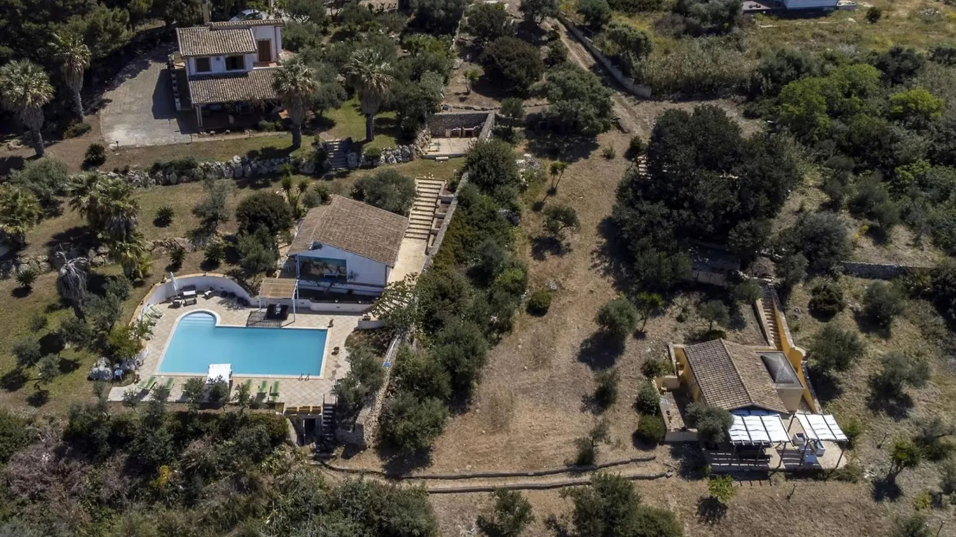 Villa Retreat With Private Pool And Mesmerizing Sea View Parrinello